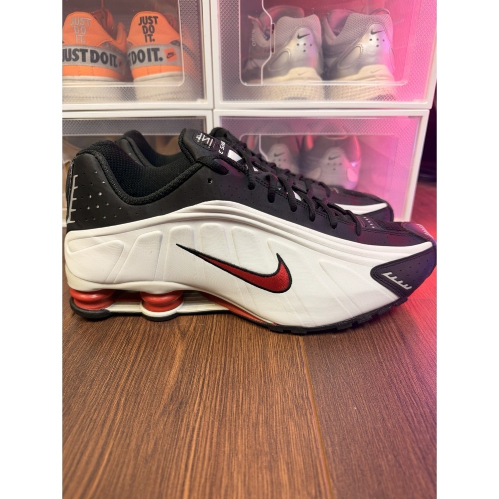 Nike Shox R4 Platinum Tint White Black Red 104265-050 Mens Size 13 Sneaker